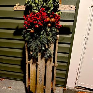 Decorative sleigh